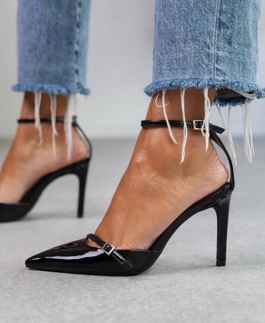 Zara Buckled Slingback Shoes - Image 4