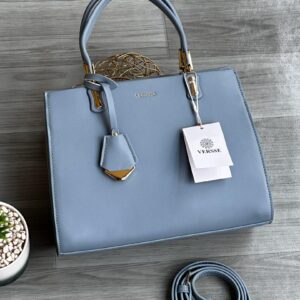 Elegant Versse Leather Tote