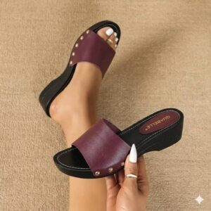 QUABELLE women's studded low-wedge slide